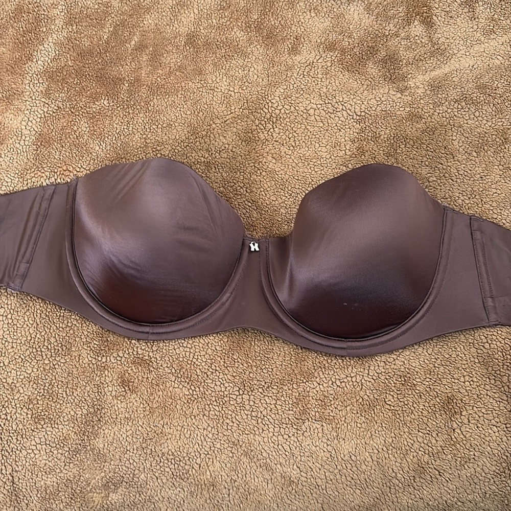 Brown strapless bra